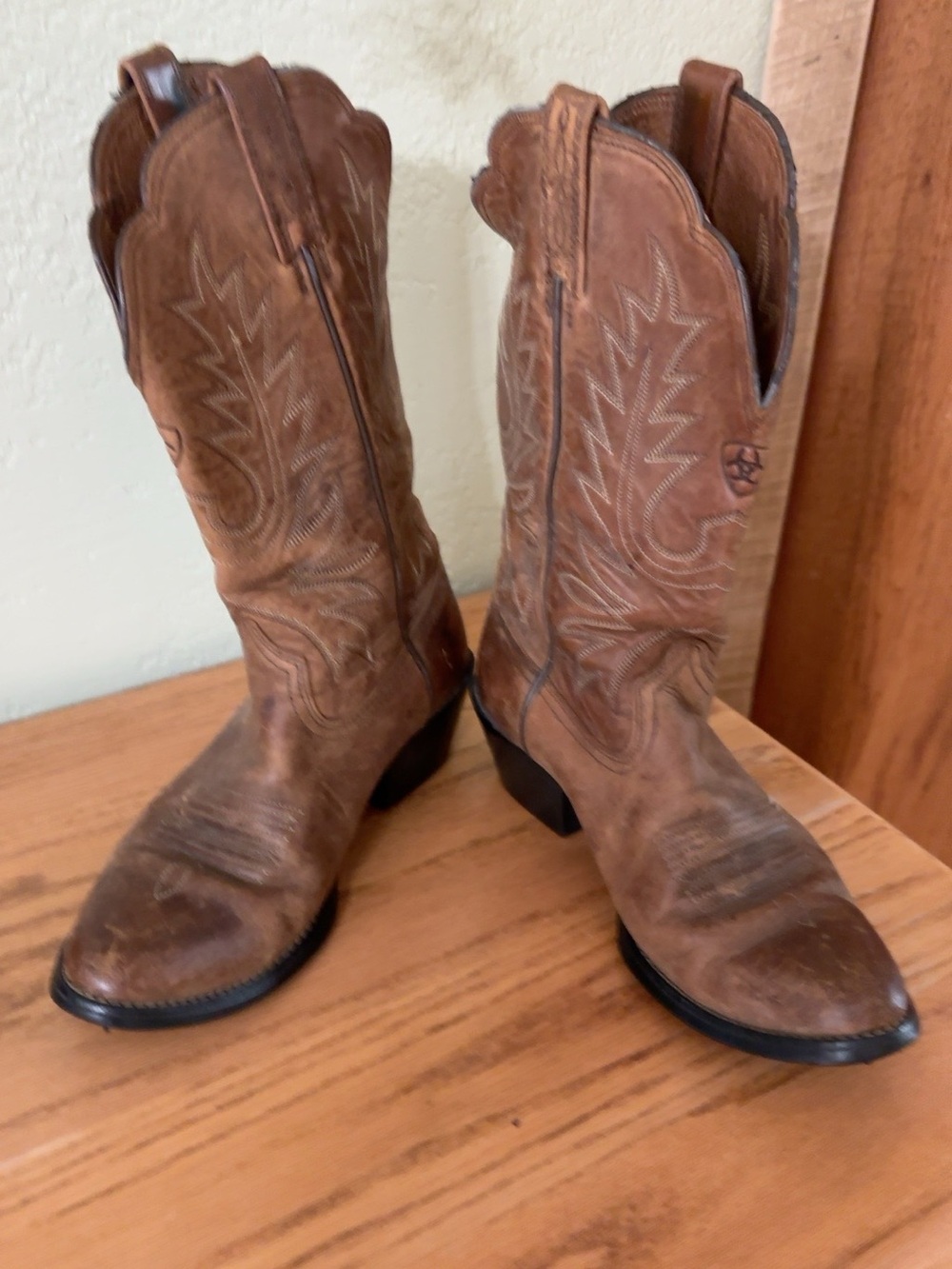 Ariat Women’s 6M Brown Leather Western Cowboy Boots